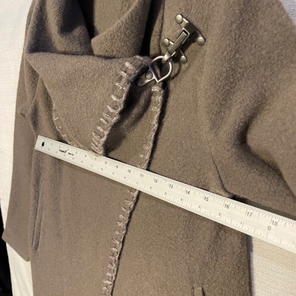 Asymmetrical Boiled-Wool Coat - Picture 13 of 14
